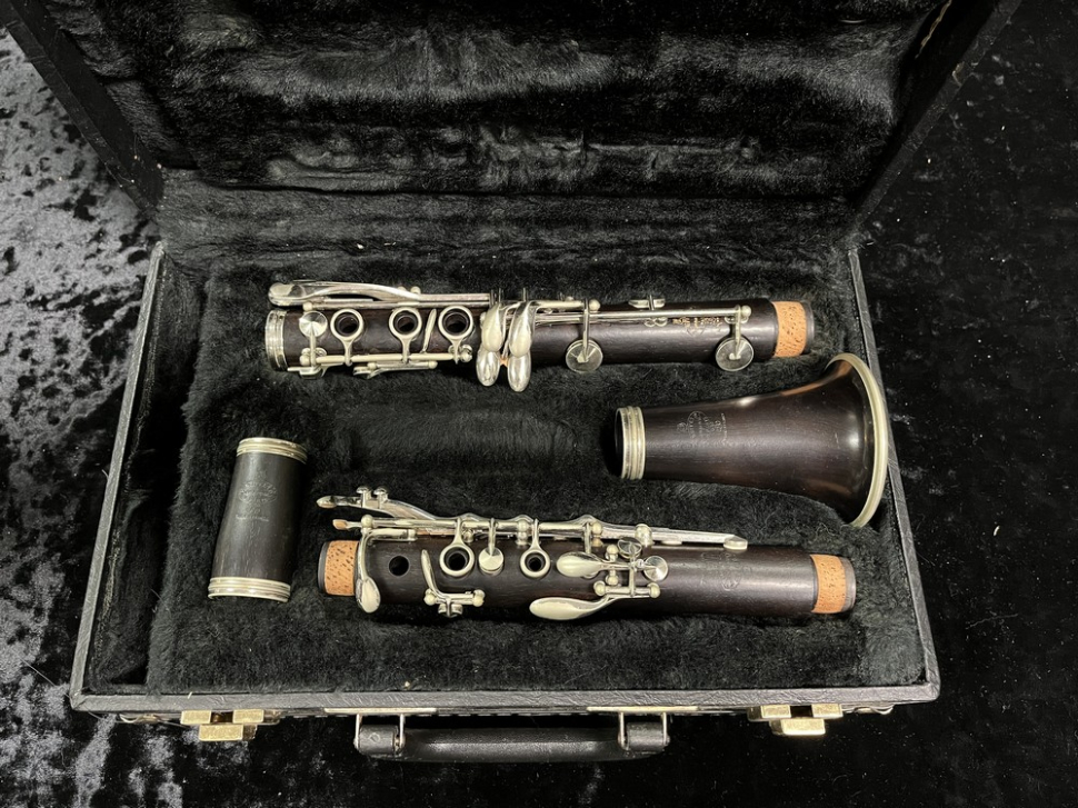 Photo Mid-60s Vintage Buffet Crampon Paris R13 Series Wood Clarinet - Serial # 83703